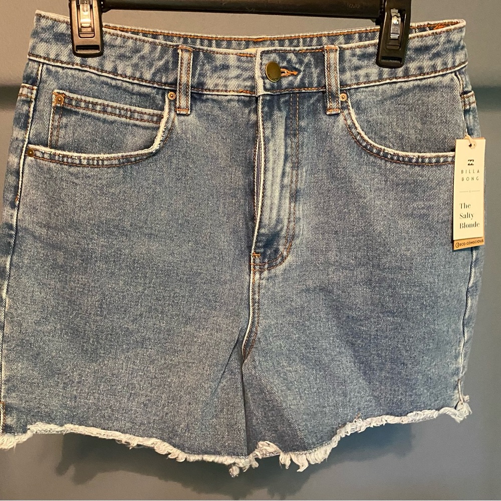 Billabong NWT Size 29 Frayed Blue Jean Shorts